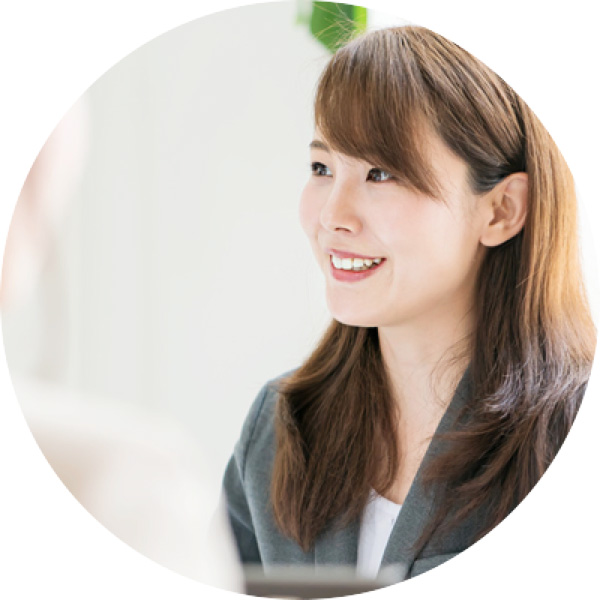 目立つ前歯の改善で笑顔に自信